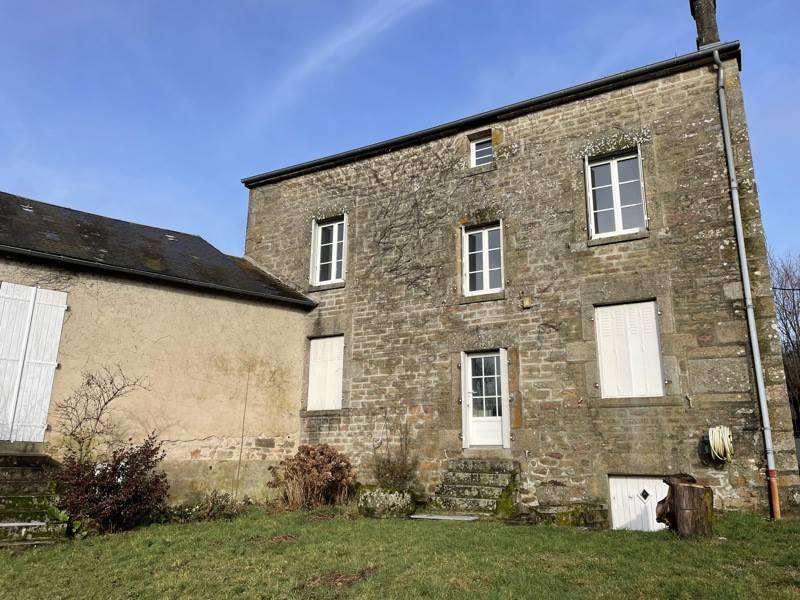 Vente Maison ST PIERRE BELLEVUE - 8 pièces -254 m² - (23460)
