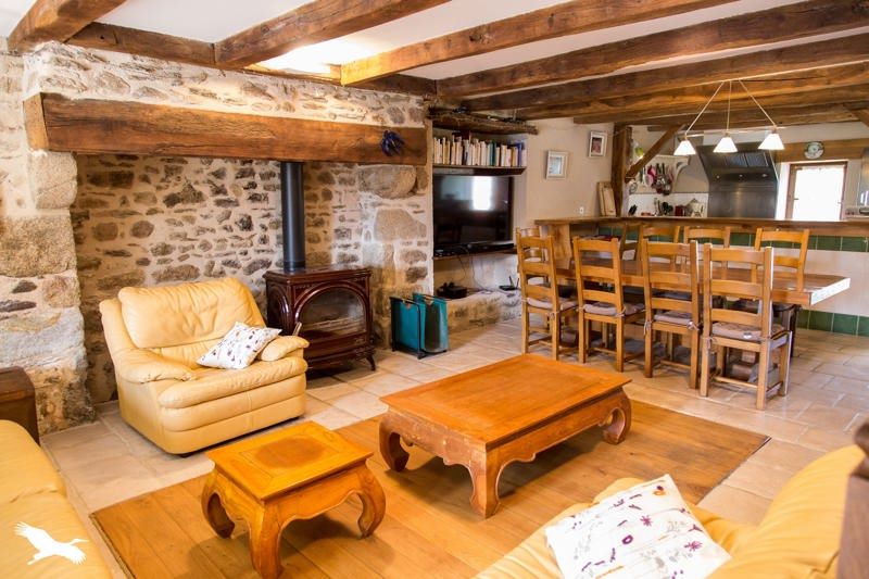 Vente Maison ST HILAIRE LE CHATEAU - 8 pièces -260 m² - (23250)