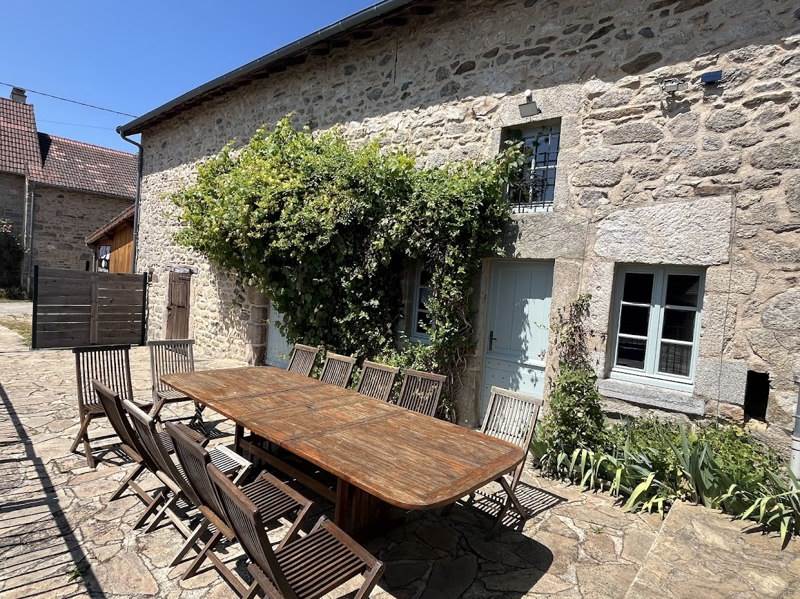 Vente Maison ST HILAIRE LE CHATEAU - 14 pièces -350 m² - (23250)