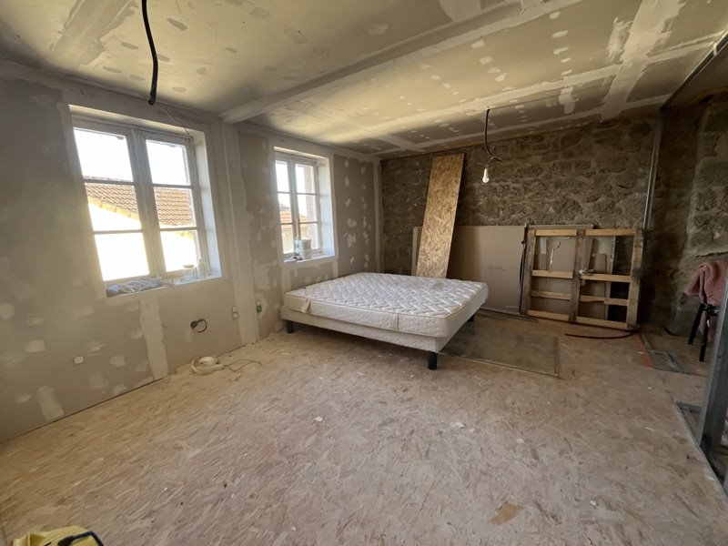 Vente Maison ST MOREIL - 5 pièces -274 m² - (23400)