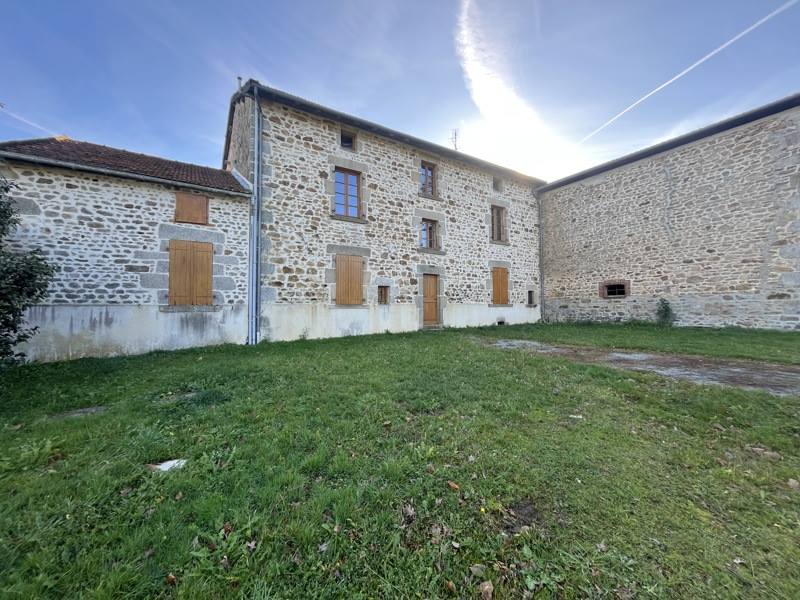 Vente Maison MONTBOUCHER - 9 pièces -207 m² - (23400)