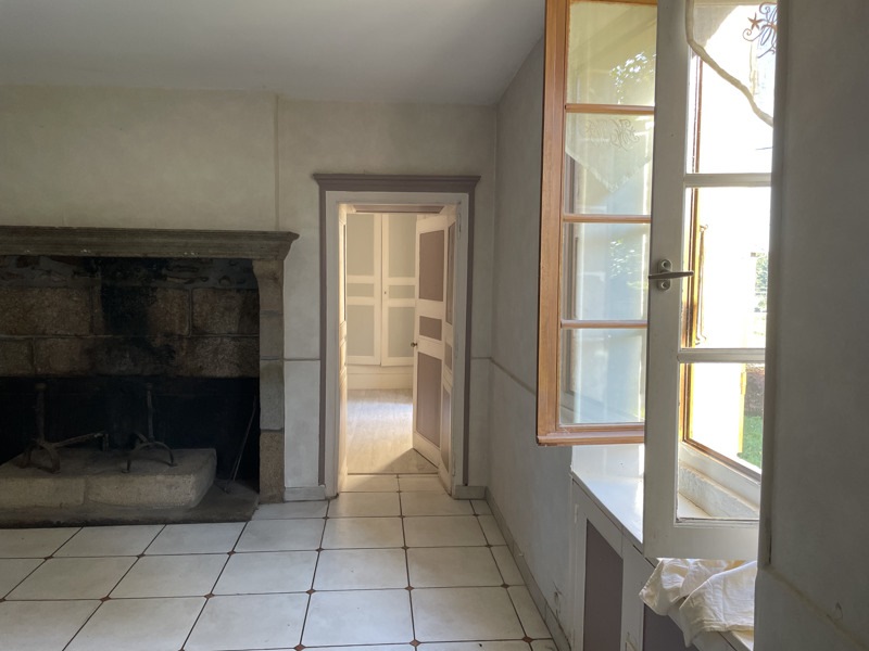 Vente Maison MONTBOUCHER - 9 pièces -207 m² - (23400)