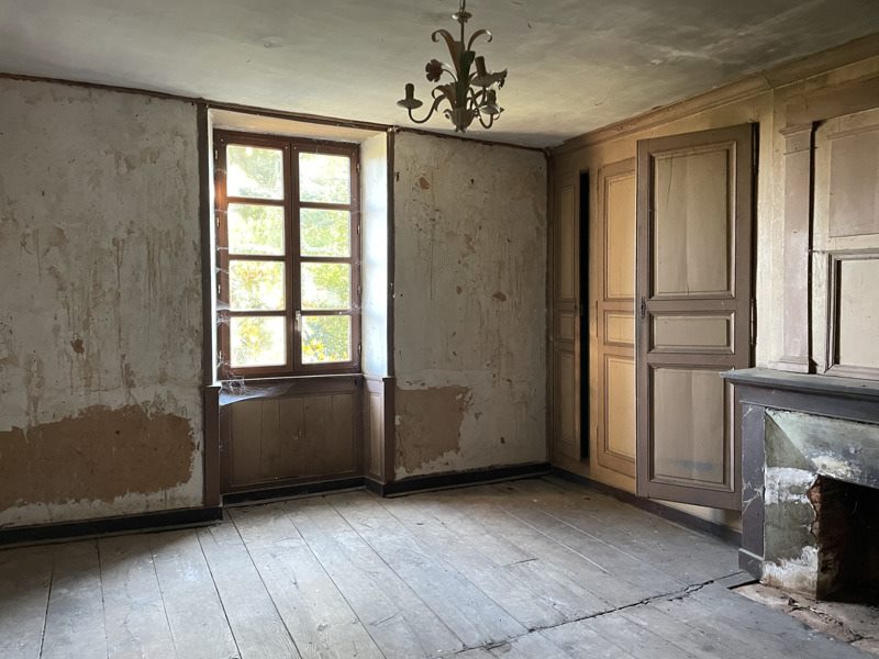 Vente Maison MONTBOUCHER - 9 pièces -207 m² - (23400)