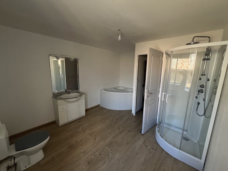 Vente Maison ST HILAIRE LE CHATEAU - 9 pièces -210 m² - (23250)