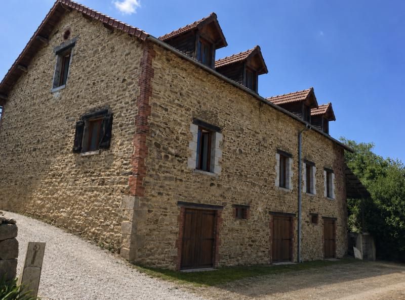 Vente Maison BOURGANEUF - 9 pièces -323 m² - (23400)
