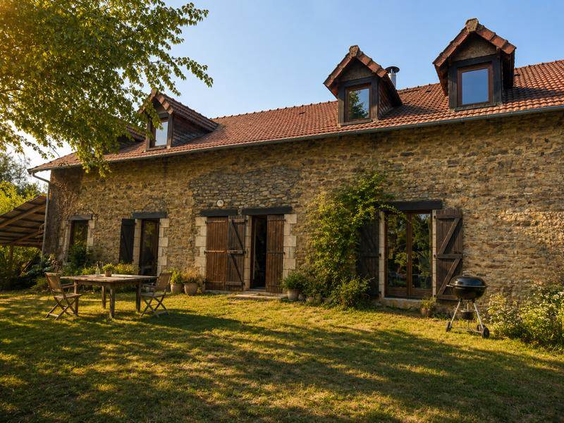Vente Maison BOURGANEUF - 9 pièces -323 m² - (23400)