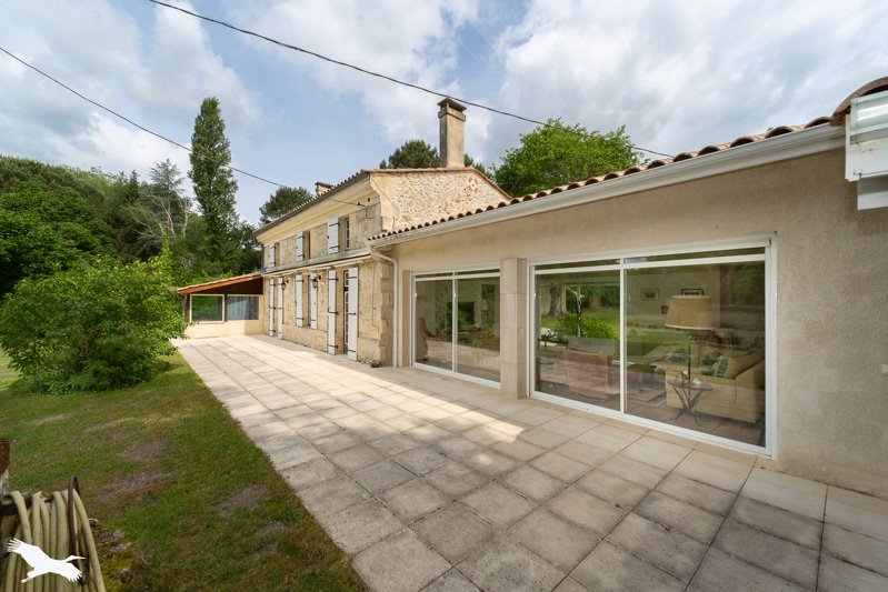 Vente Maison ST CHRISTOLY DE BLAYE - 8 pièces -350 m² - (33920)