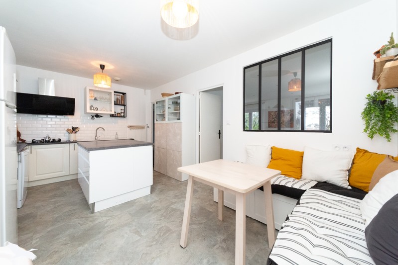 Vente Maison BAYON SUR GIRONDE - 5 pièces -127 m² - (33710)