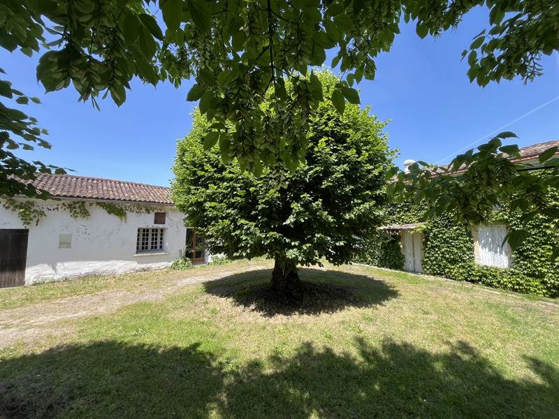 Vente Maison ANGLADE - 5 pièces -130 m² - (33390)