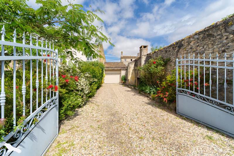 Vente Maison BLAYE - 4 pièces -154 m² - (33390)