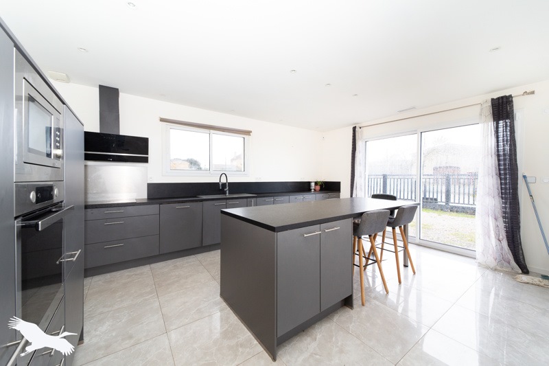 Vente Maison BERSON - 5 pièces -117 m² - (33390)