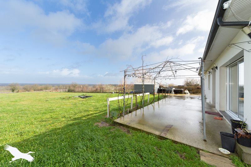 Vente Maison BERSON - 5 pièces -117 m² - (33390)