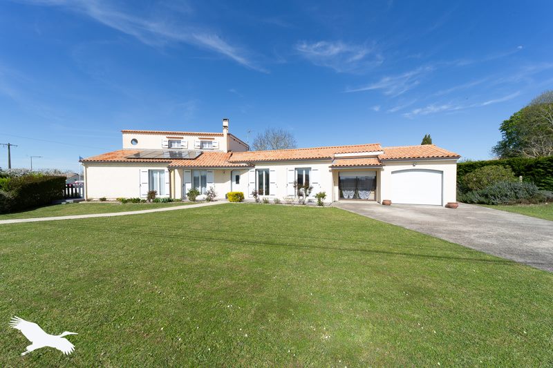 Vente Maison FOURS - 6 pièces -230 m² - (33390)