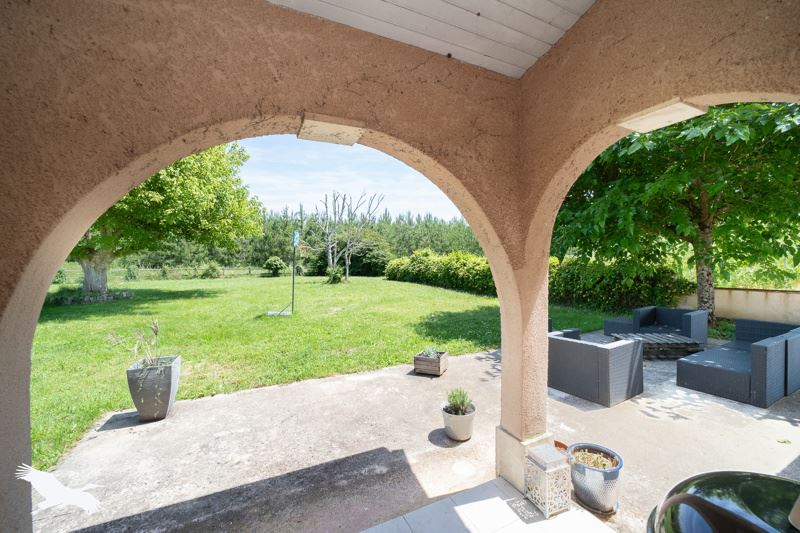 Vente Maison BERSON - 7 pièces -170 m² - (33390)