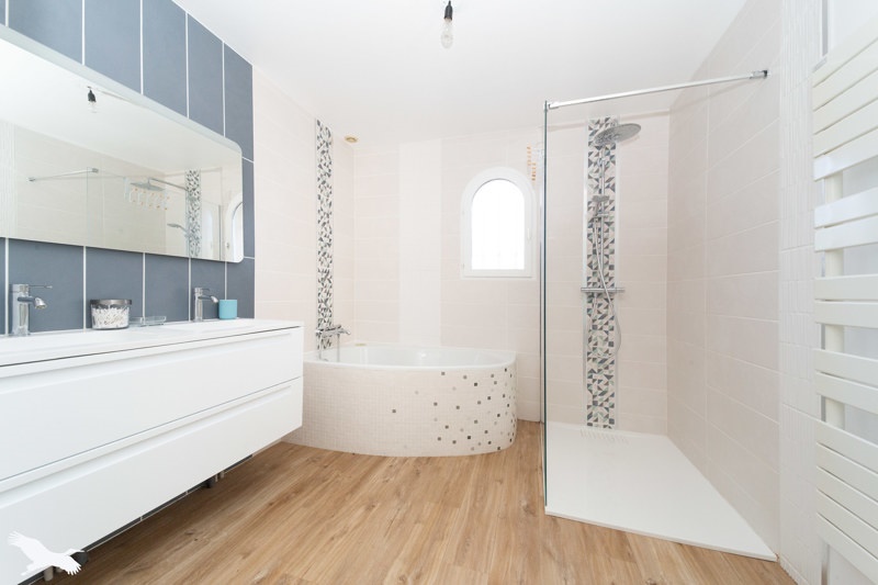 Vente Maison BERSON - 7 pièces -170 m² - (33390)