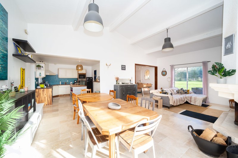 Vente Maison BERSON - 7 pièces -170 m² - (33390)