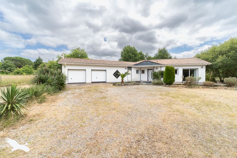 Vente Maison ETAULIERS - 6 pièces -175 m² - (33820)