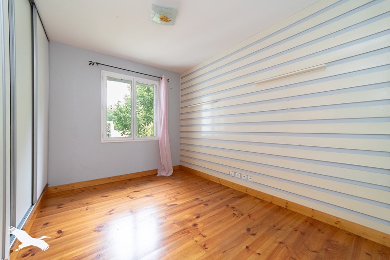 Vente Maison ETAULIERS - 6 pièces -175 m² - (33820)