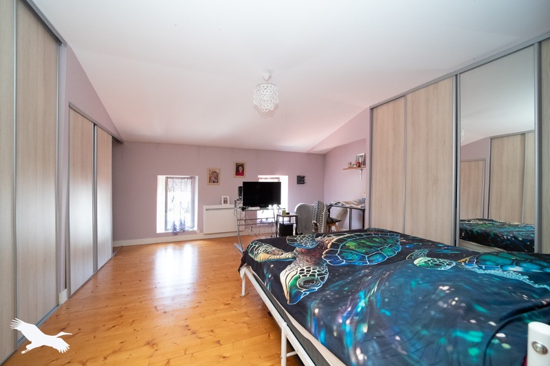 Vente Maison ANGLADE - 6 pièces -219 m² - (33390)