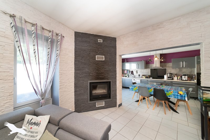 Vente Maison ANGLADE - 6 pièces -219 m² - (33390)