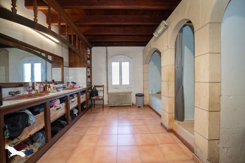 Vente Maison Plassac - 7 pièces -193 m² - (33390)