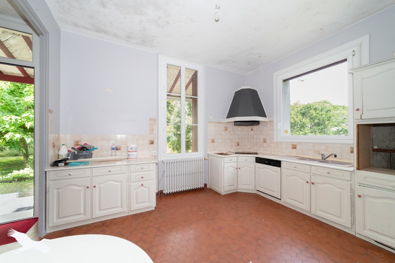 Vente Maison ST AUBIN DE BLAYE - 6 pièces -225 m² - (33820)