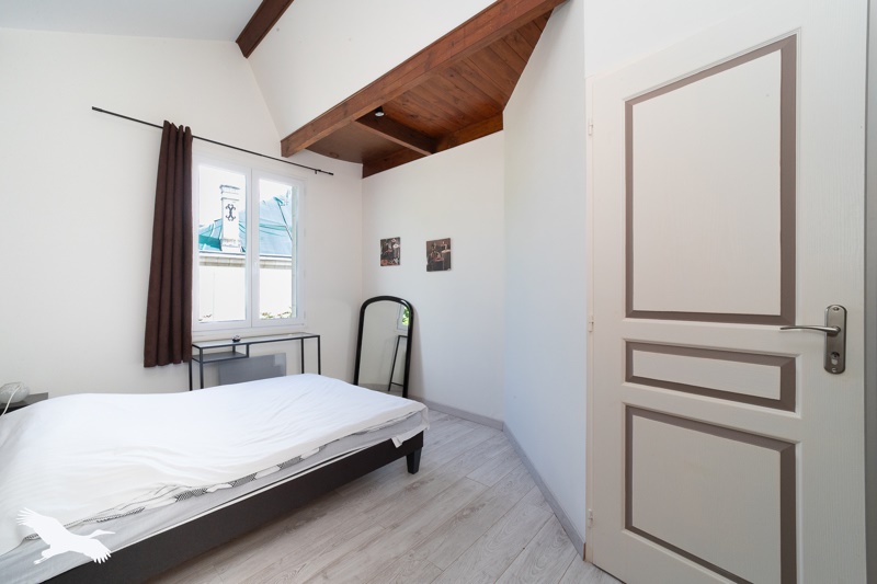 Vente Maison ST AUBIN DE BLAYE - 6 pièces -225 m² - (33820)