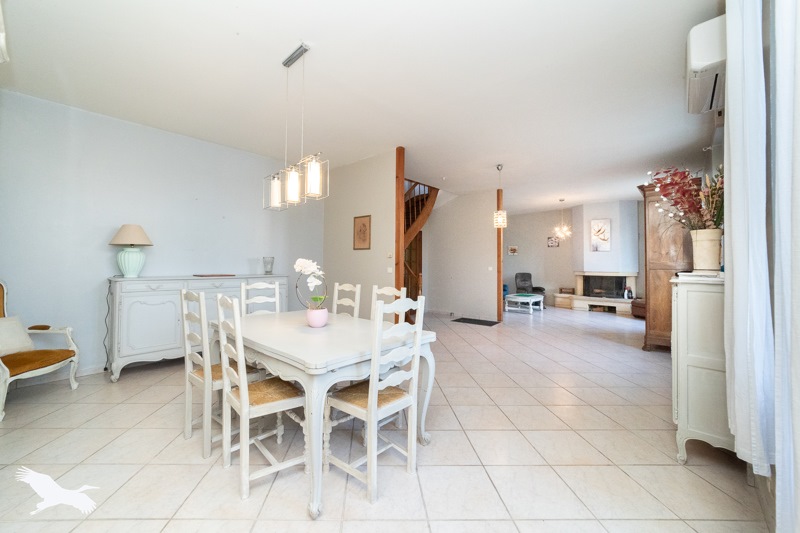 Vente Maison BERSON - 5 pièces -182 m² - (33390)