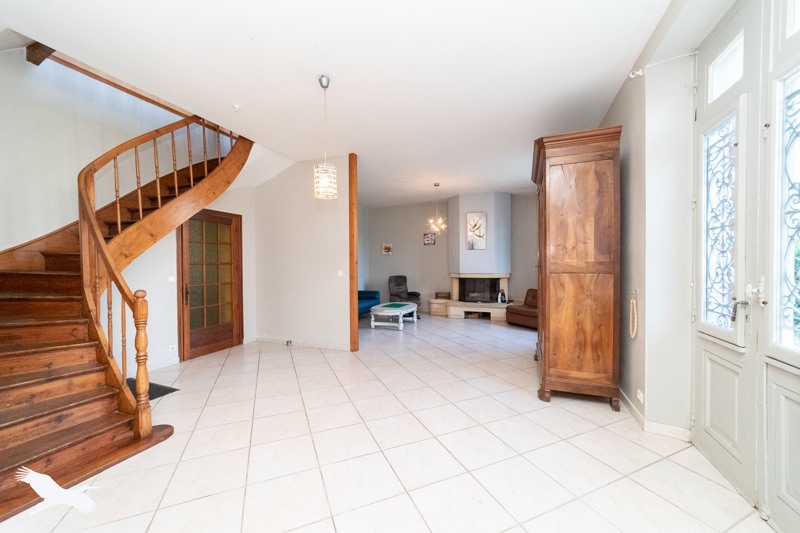 Vente Maison BERSON - 5 pièces -182 m² - (33390)