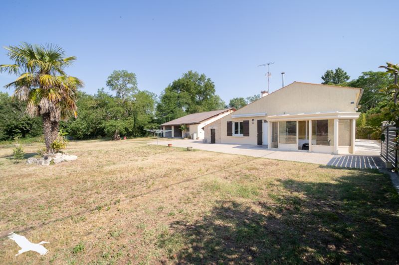 Vente Maison Saint-Aubin-de-Blaye - 6 pièces -172 m² - (33820)