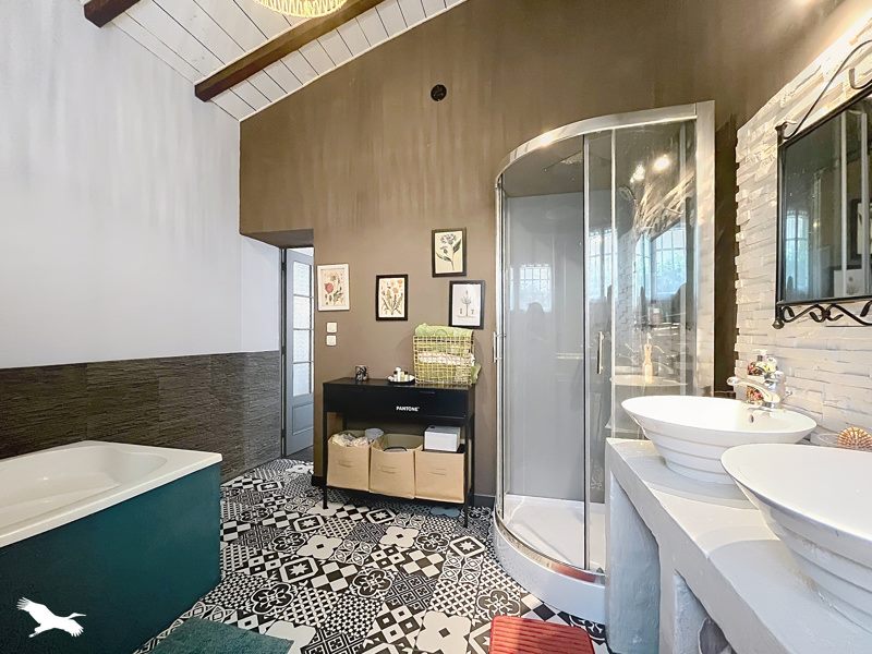 Vente Maison Val-de-Livenne - 2 pièces -80 m² - (33860)