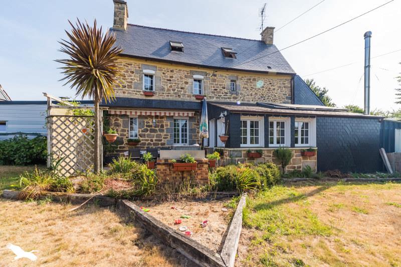 Vente Maison BEGARD - 7 pièces -224 m² - (22140)