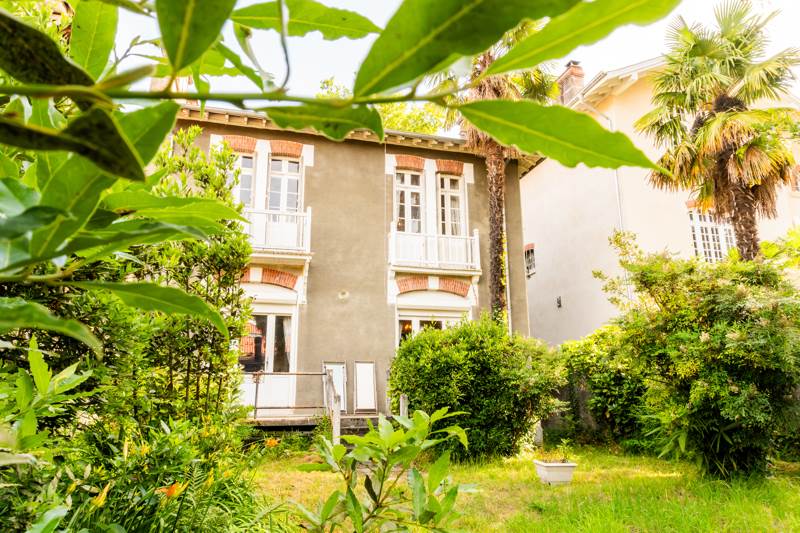 Vente Maison PAU - 7 pièces -202 m² - (64000)