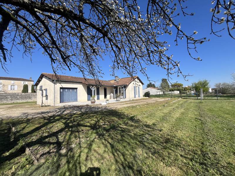 Vente Maison FOUSSIGNAC - 5 pièces -108 m² - (16200)