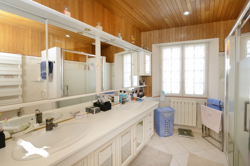Vente Maison LES METAIRIES - 5 pièces -160 m² - (16200)