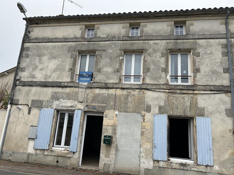 Vente Maison JARNAC - 6 pièces -101 m² - (16200)