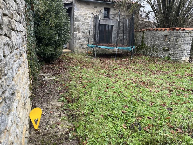Vente Grange FOUSSIGNAC - 1 pièce -131 m² - (16200)