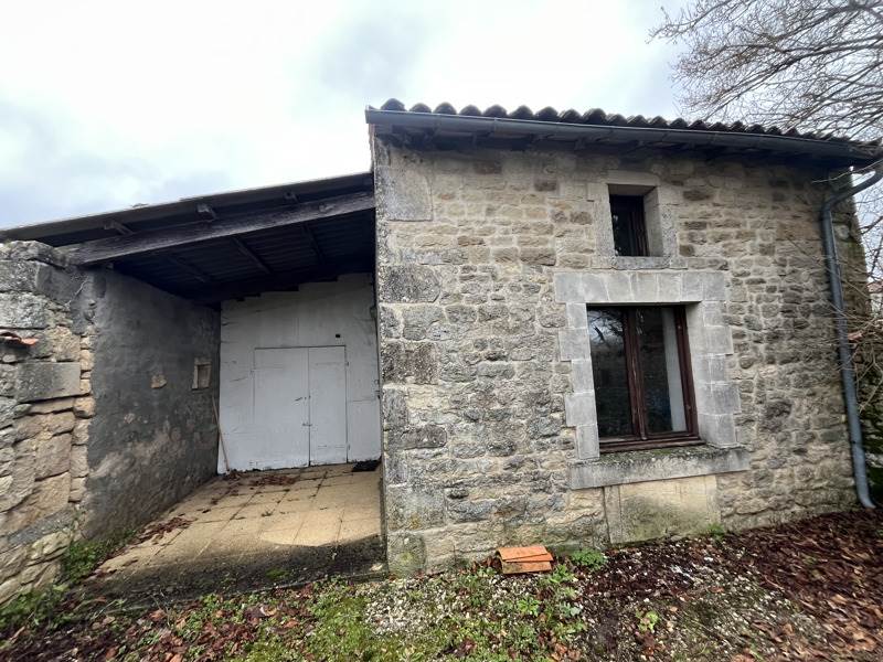 Vente Grange FOUSSIGNAC - 1 pièce -131 m² - (16200)