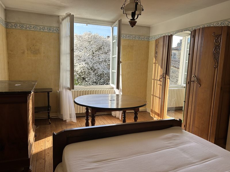 Vente Maison JARNAC - 6 pièces -106 m² - (16200)