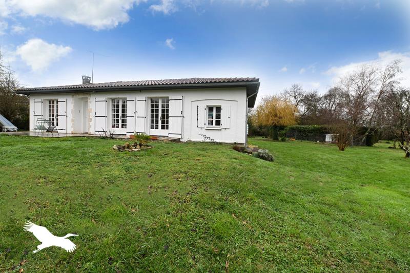 Vente Maison CHASSORS - 4 pièces -102 m² - (16200)