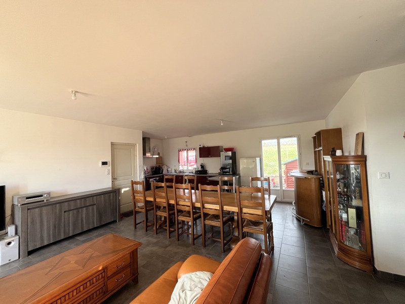 Vente Maison BOURG CHARENTE - 5 pièces -103 m² - (16200)