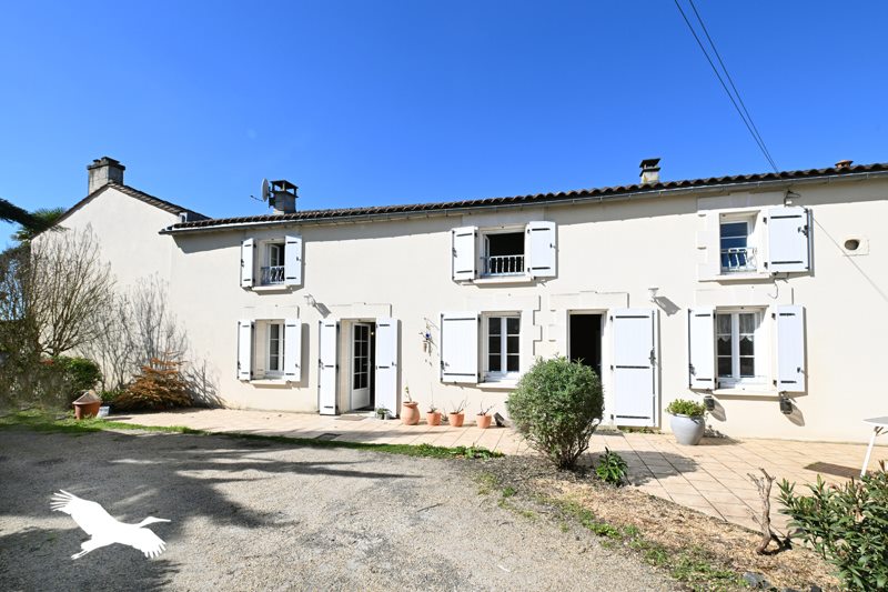 Vente Maison HOULETTE - 5 pièces -168 m² - (16200)