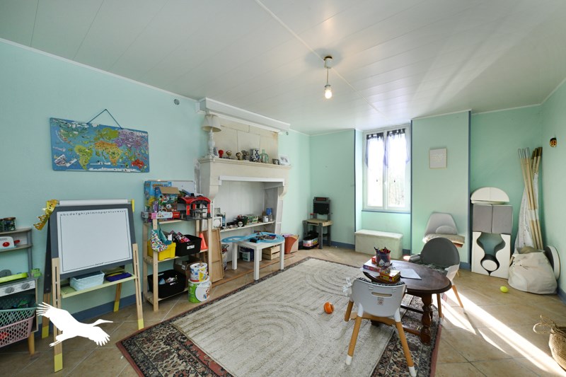 Vente Maison HOULETTE - 5 pièces -168 m² - (16200)