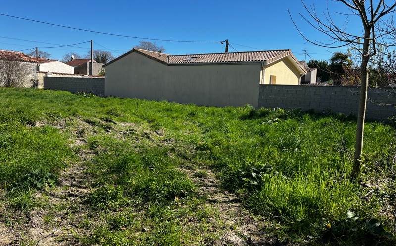 Vente Terrain TRIAC LAUTRAIT - -850 m² - (16200)