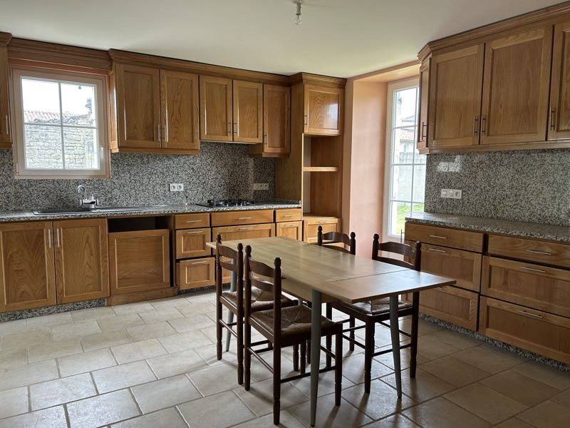 Vente Maison JARNAC - 7 pièces -160 m² - (16200)