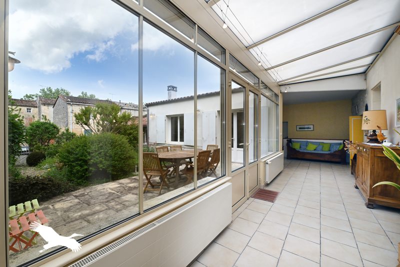 Vente Maison JARNAC - 6 pièces -150 m² - (16200)
