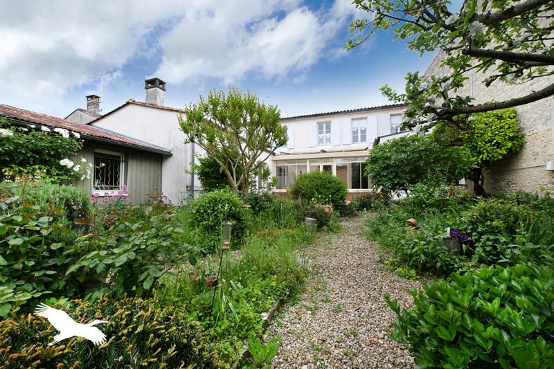 Vente Maison JARNAC - 6 pièces -150 m² - (16200)