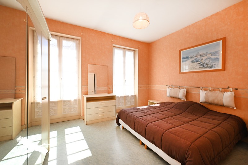 Vente Maison Jarnac - 6 pièces -144 m² - (16200)