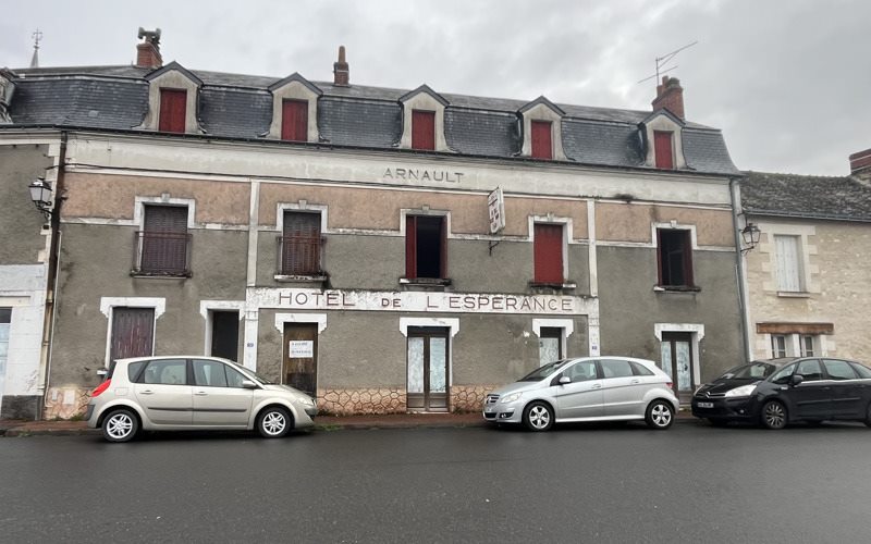 Vente Maison LE GRAND PRESSIGNY - 15 pièces -420 m² - (37350)