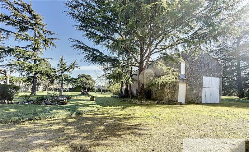 Vente Maison BEAUFOU - 8 pièces -232,6 m² - (85170)